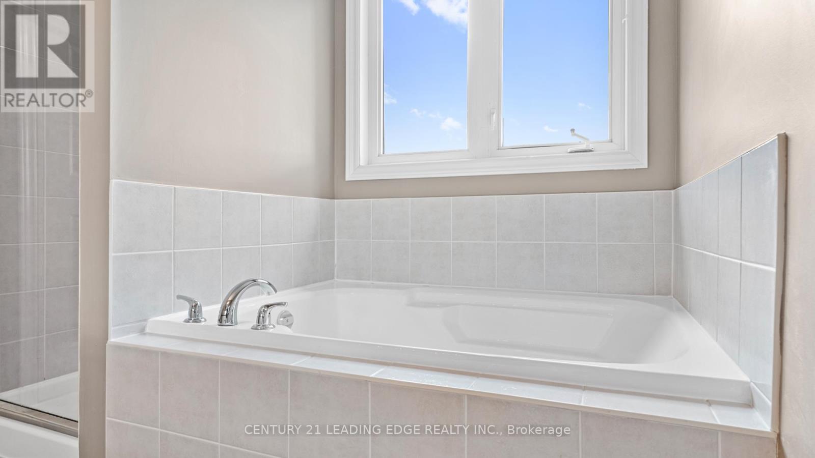 38 William Grant Road, Markham, Ontario  L6E 1W3 - Photo 14 - N12390407