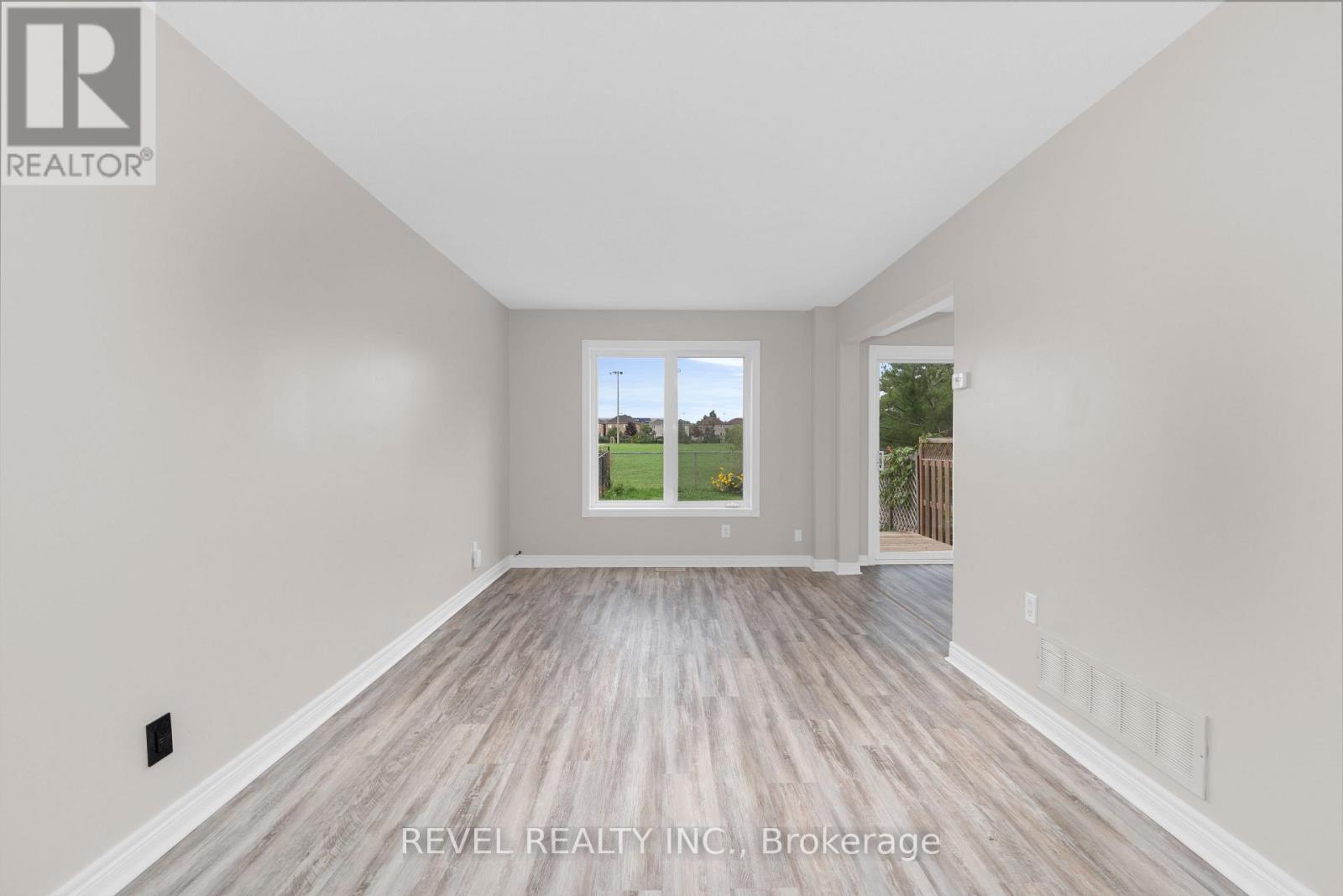 58 Michael Crescent, Barrie, Ontario  L4M 6Z2 - Photo 8 - S12390395