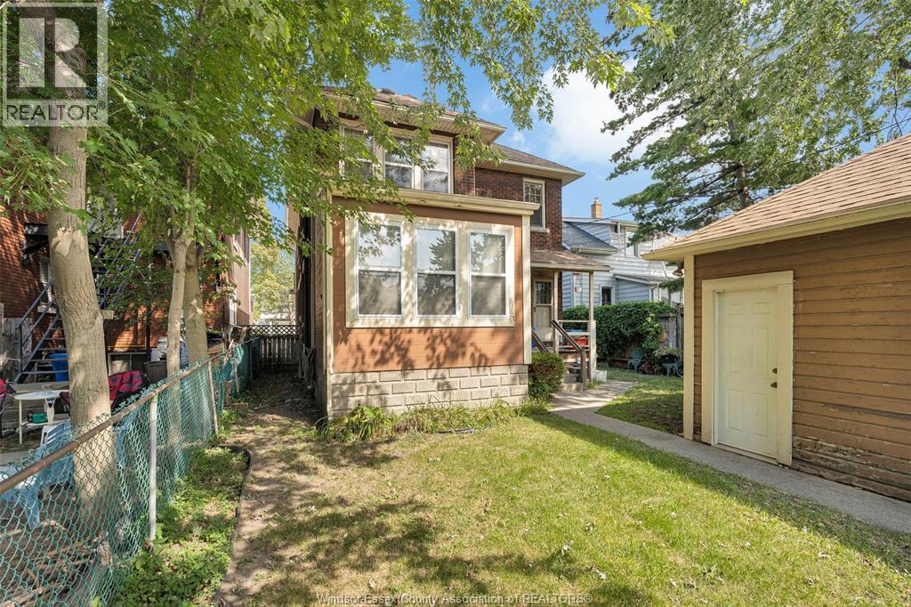 245-247 Mcewan, Windsor, Ontario  N9B 2E3 - Photo 39 - 25022825