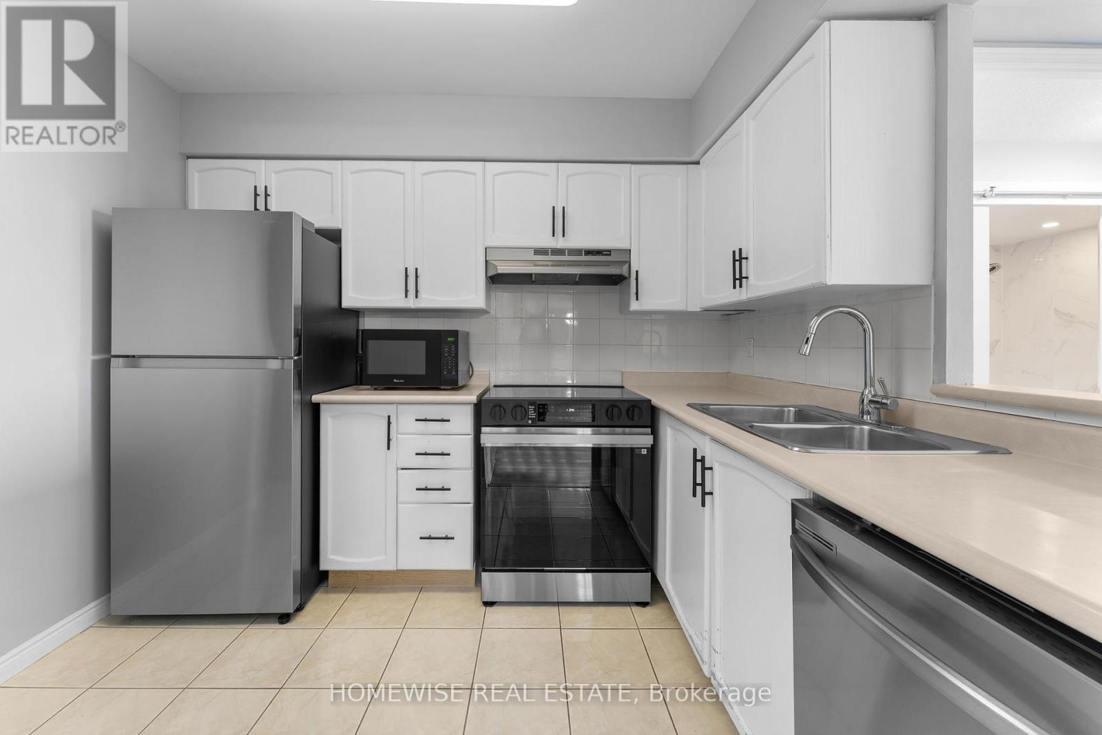 910 - 850 Steeles Avenue, Vaughan, Ontario  L4J 8E7 - Photo 4 - N12392435