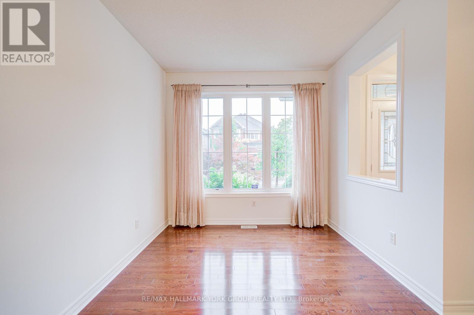 123 Oakborough Drive, Markham, Ontario  L6B 0G3 - Photo 10 - N12392452