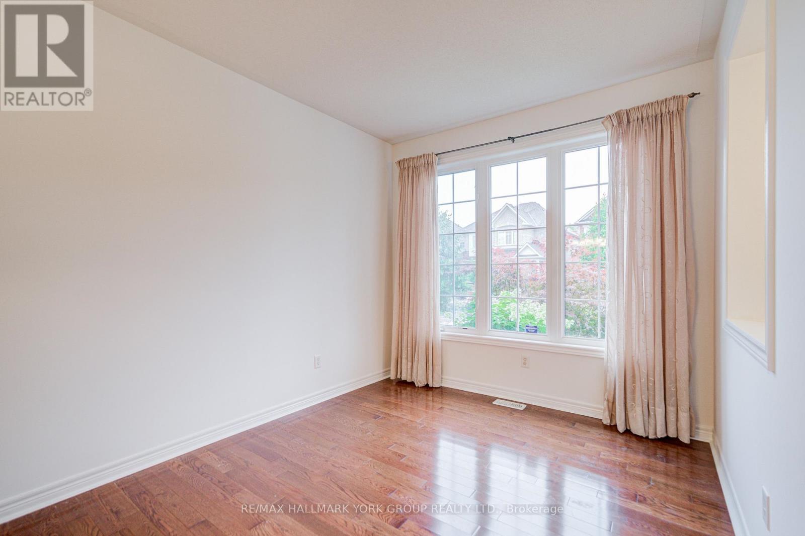 123 Oakborough Drive, Markham, Ontario  L6B 0G3 - Photo 11 - N12392452