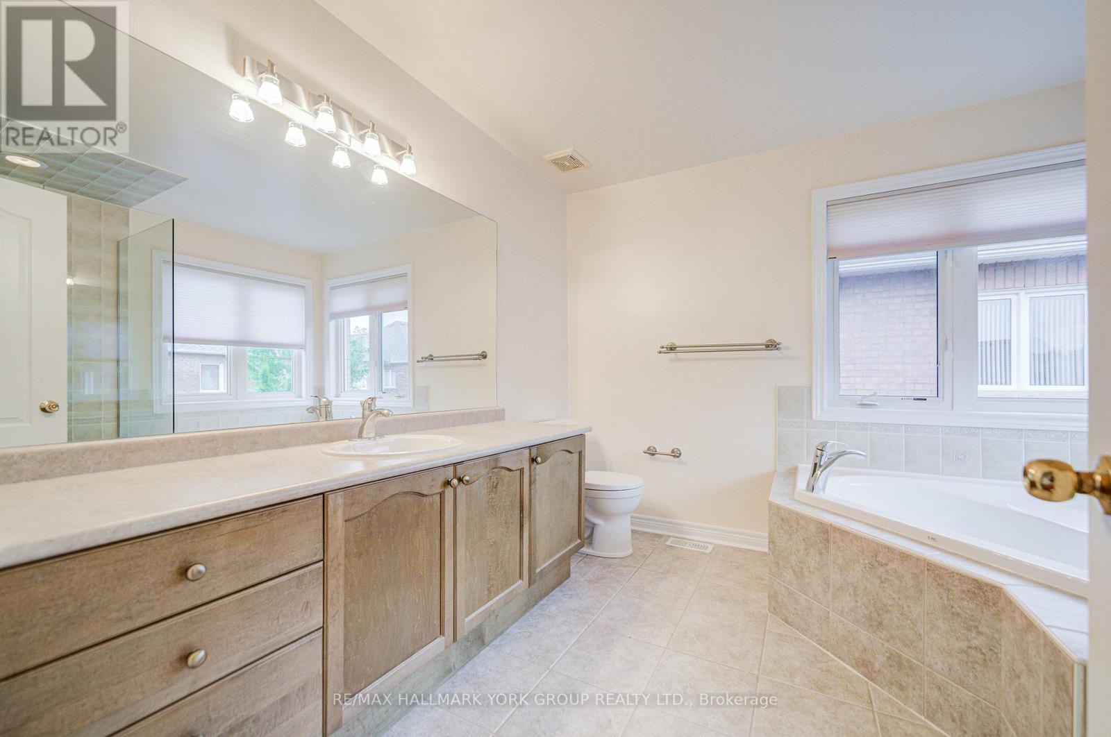 123 Oakborough Drive, Markham, Ontario  L6B 0G3 - Photo 37 - N12392452