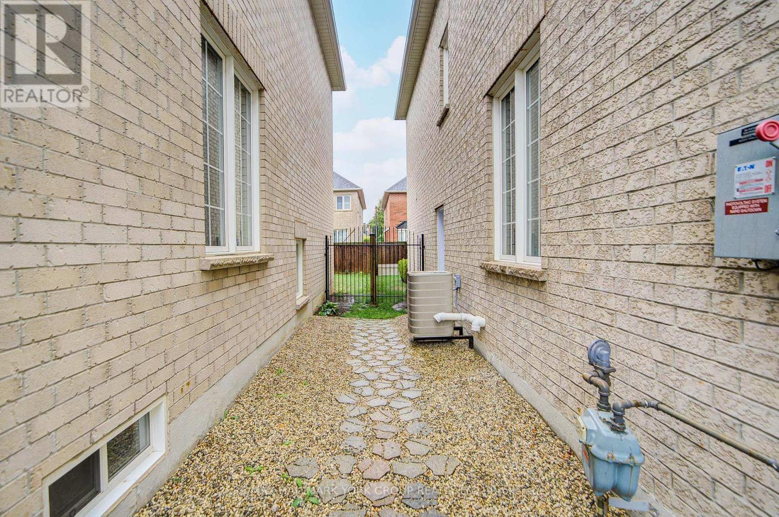 123 Oakborough Drive, Markham, Ontario  L6B 0G3 - Photo 45 - N12392452