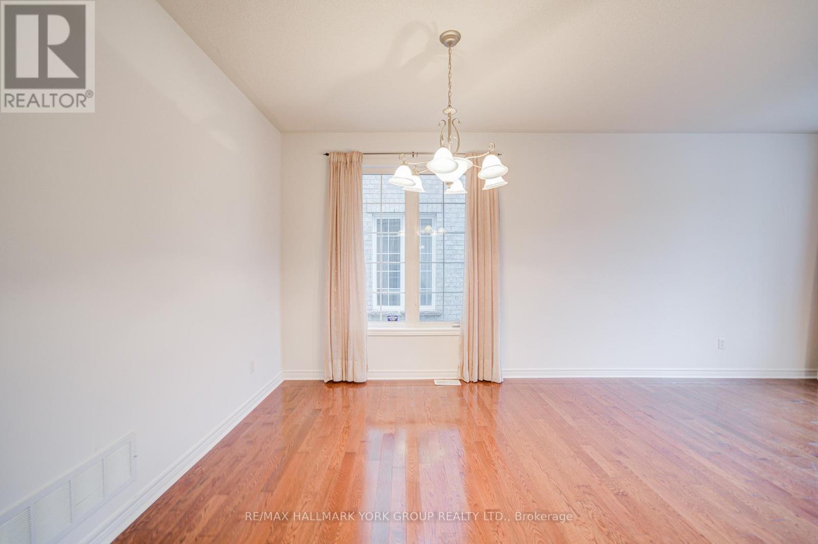 123 Oakborough Drive, Markham, Ontario  L6B 0G3 - Photo 7 - N12392452