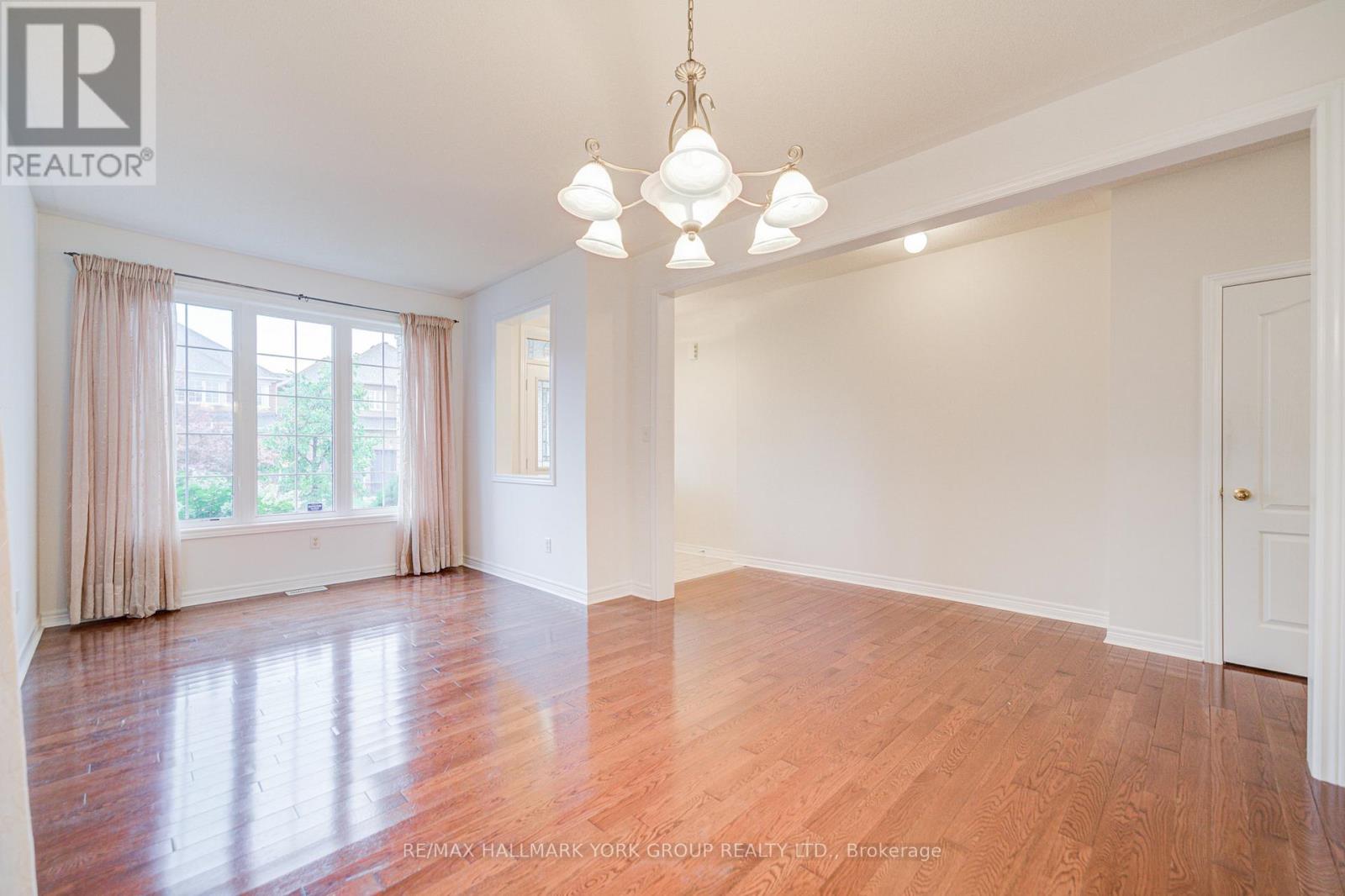 123 Oakborough Drive, Markham, Ontario  L6B 0G3 - Photo 9 - N12392452