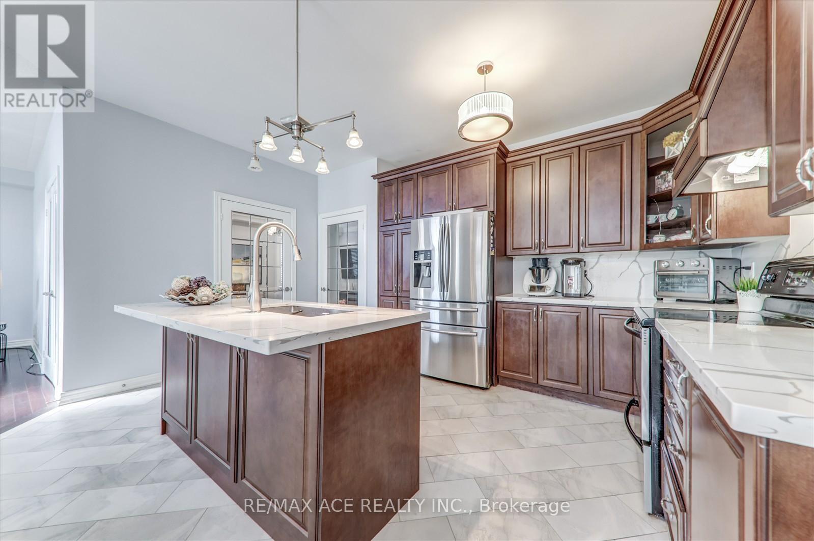 138 Riverwalk Drive, Markham, Ontario  L6B 0E2 - Photo 17 - N12392459