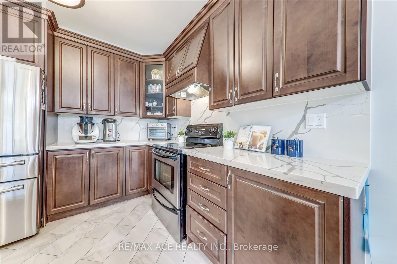 138 Riverwalk Drive, Markham, Ontario  L6B 0E2 - Photo 18 - N12392459