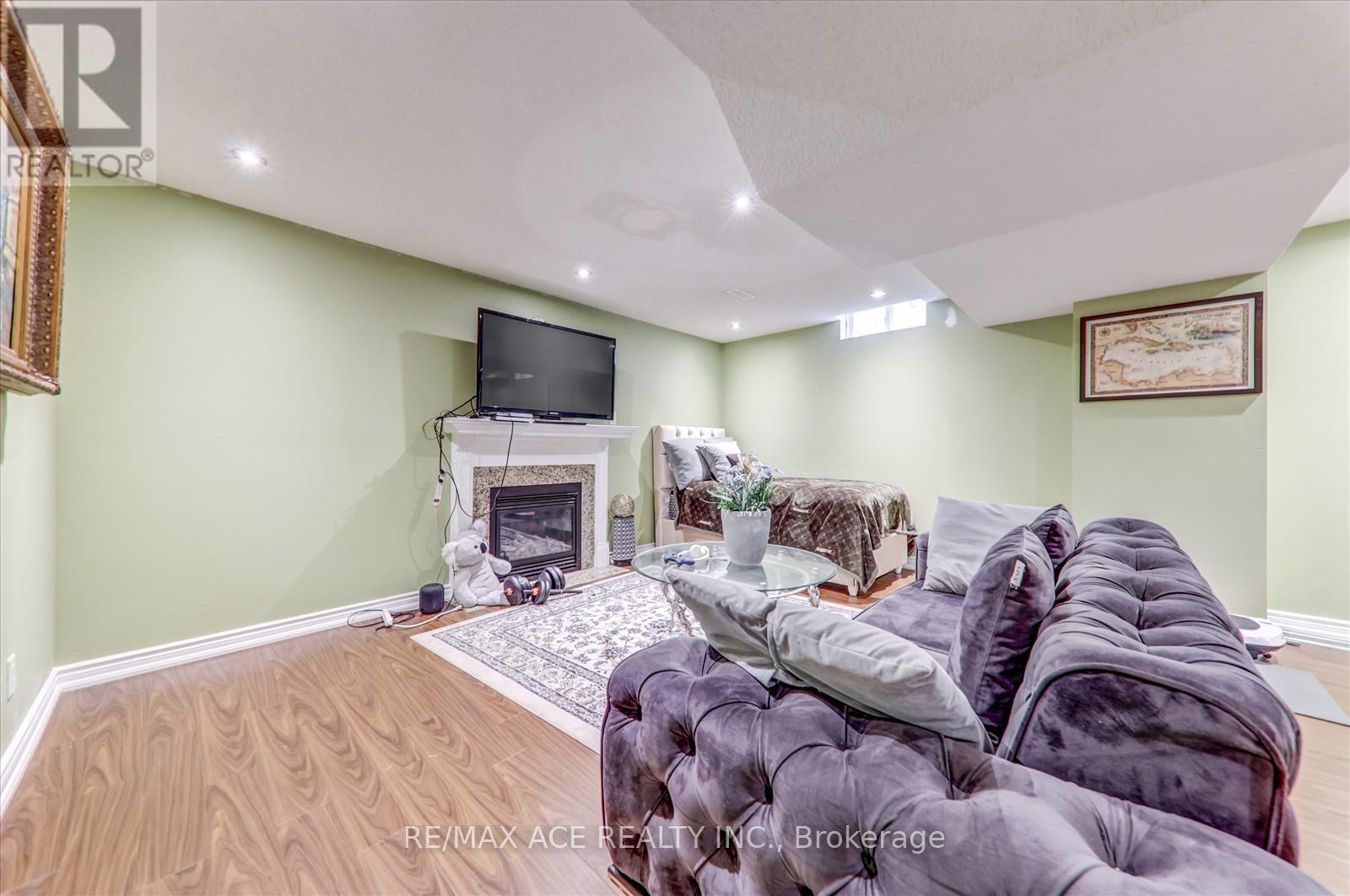 138 Riverwalk Drive, Markham, Ontario  L6B 0E2 - Photo 34 - N12392459