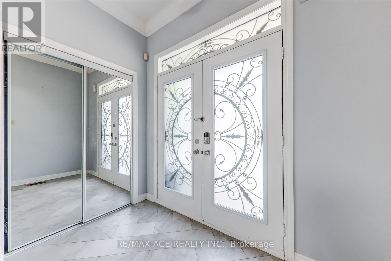 138 Riverwalk Drive, Markham, Ontario  L6B 0E2 - Photo 6 - N12392459