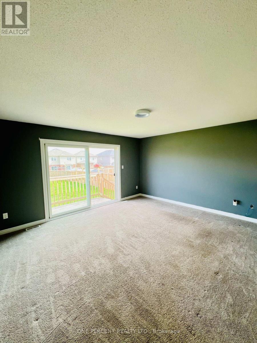 415 Krotz Street W, North Perth, Ontario  N4W 0H8 - Photo 11 - X12390405