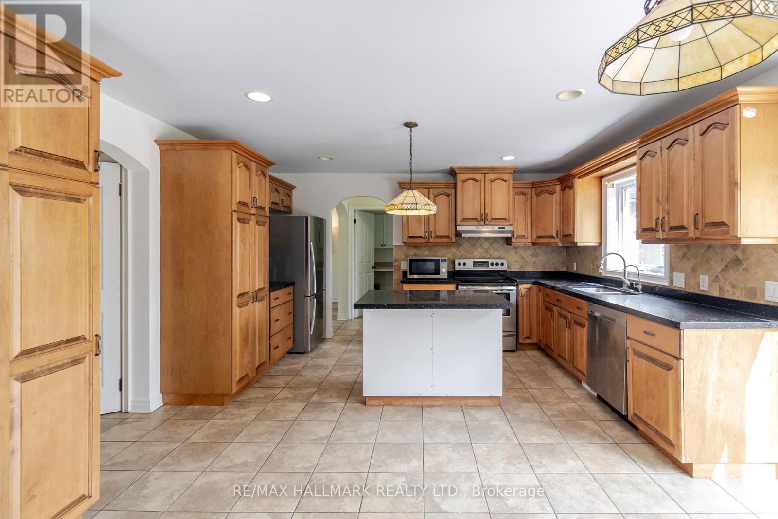 138 Colbeck Drive, Welland, Ontario  L3C 7M1 - Photo 15 - X12390330
