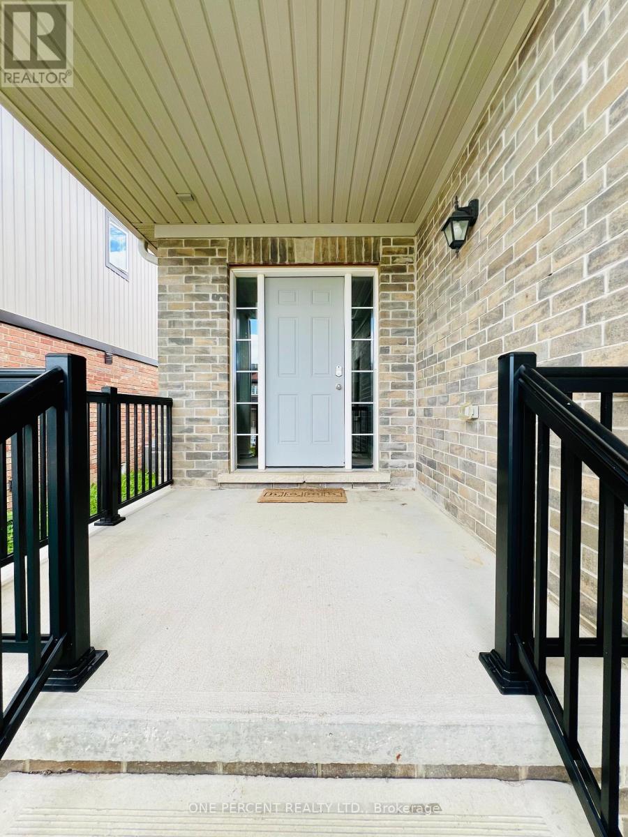 415 Krotz Street W, North Perth, Ontario  N4W 0H8 - Photo 4 - X12390405