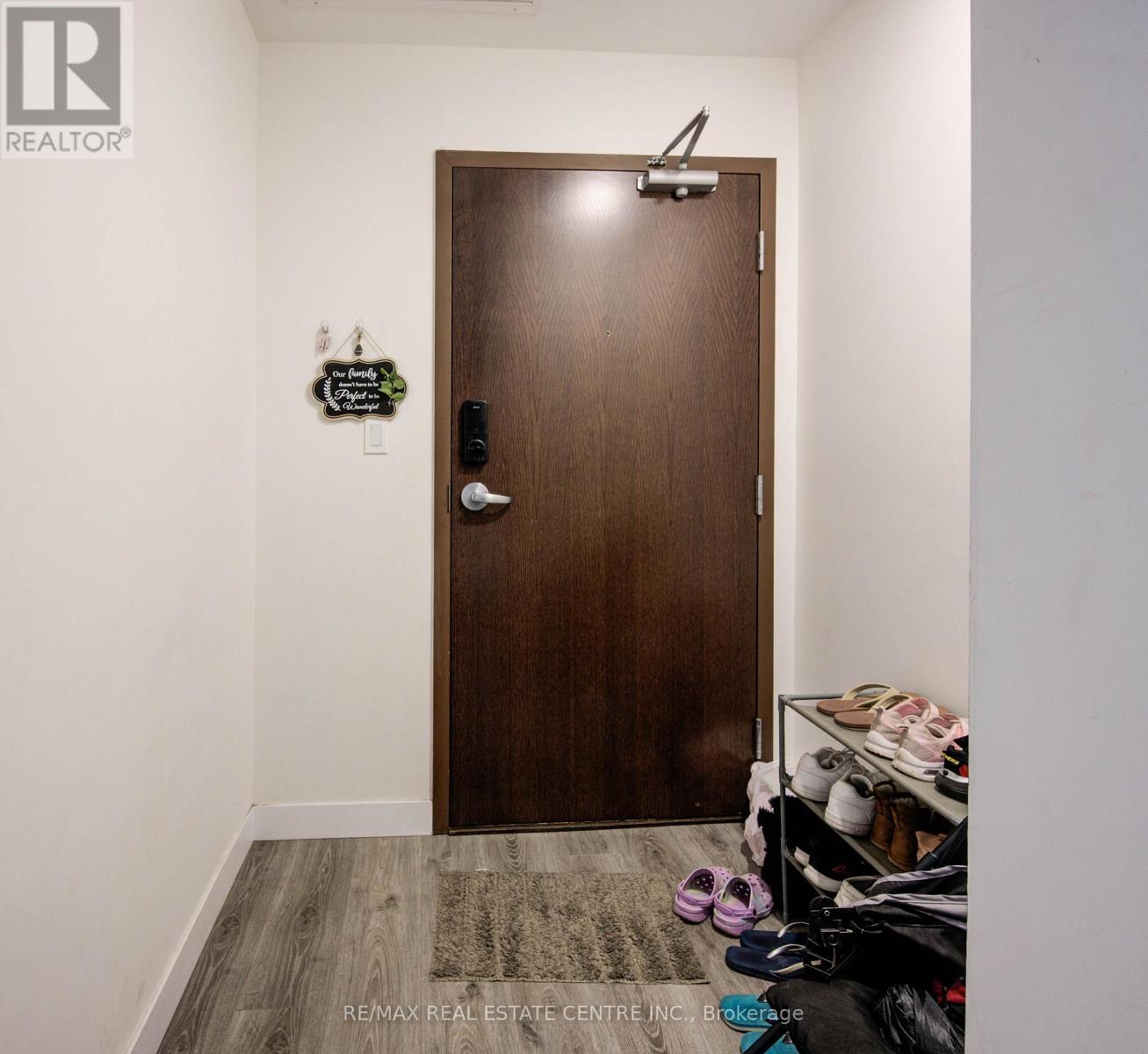 1809 - 60 Frederick Street, Kitchener, Ontario  N2H 2L7 - Photo 3 - X12344079