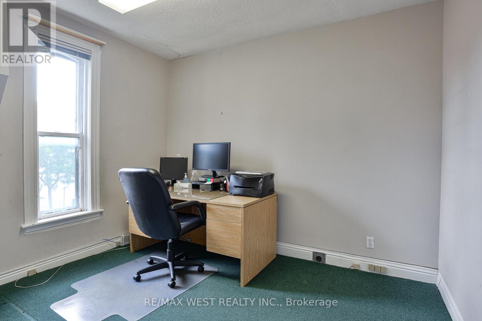 29 Albert Street N, Orillia, Ontario  L3V 5J9 - Photo 5 - S12392479