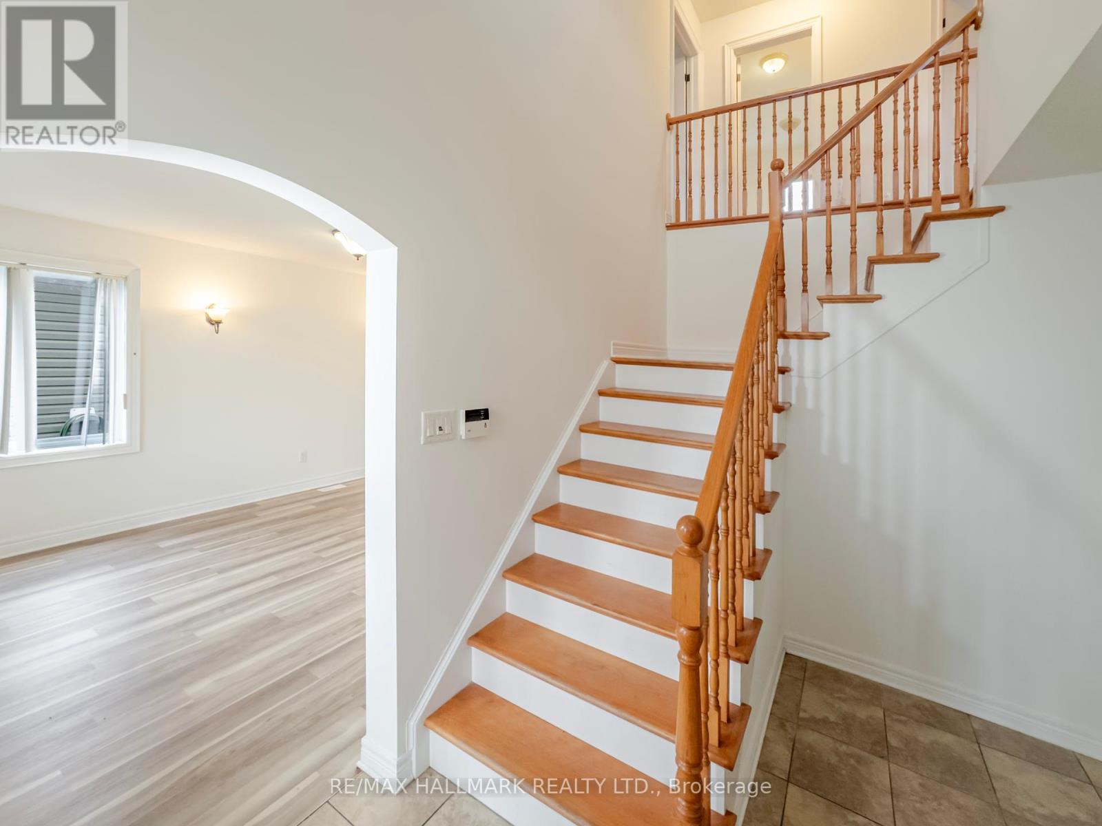 138 Colbeck Drive, Welland, Ontario  L3C 7M1 - Photo 5 - X12390330