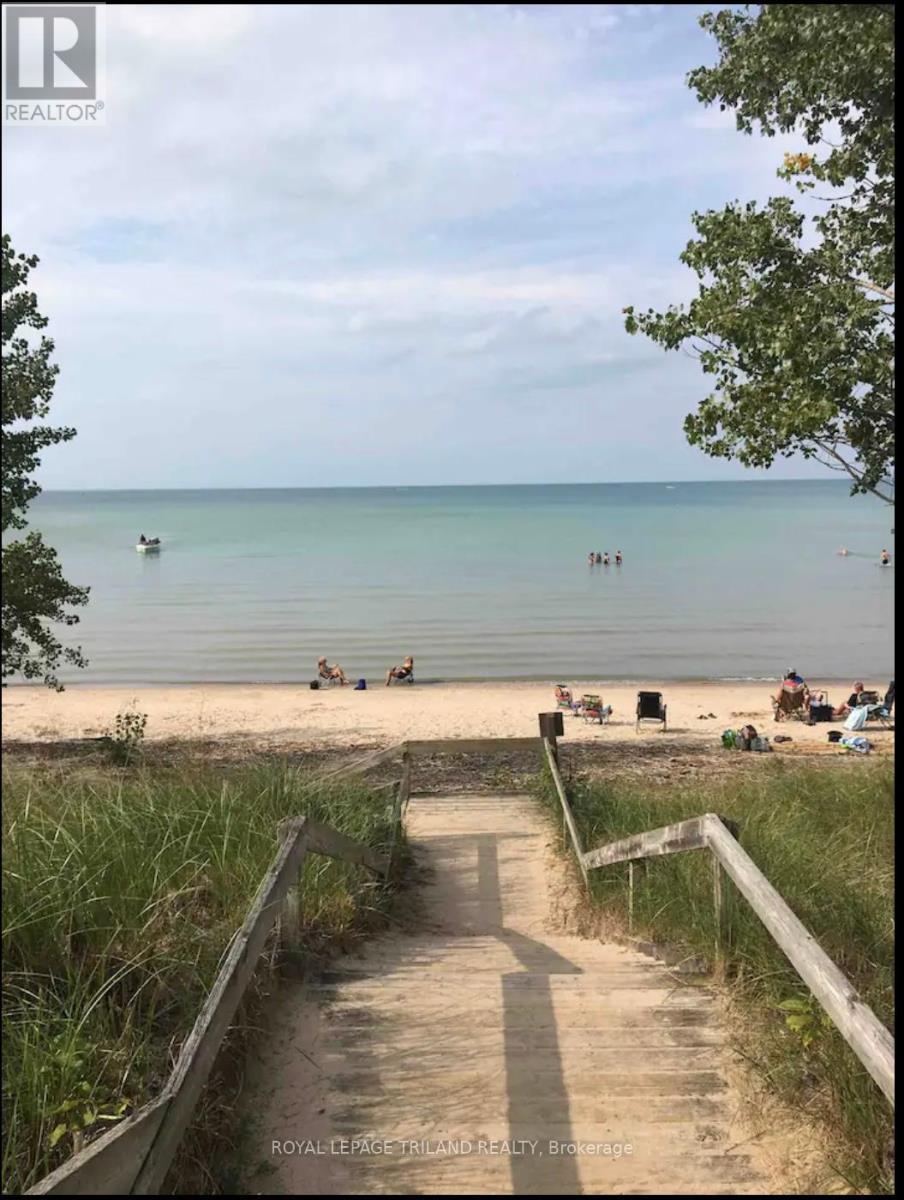 6329 William Street, Lambton Shores, Ontario  N0N 1J2 - Photo 15 - X12392536