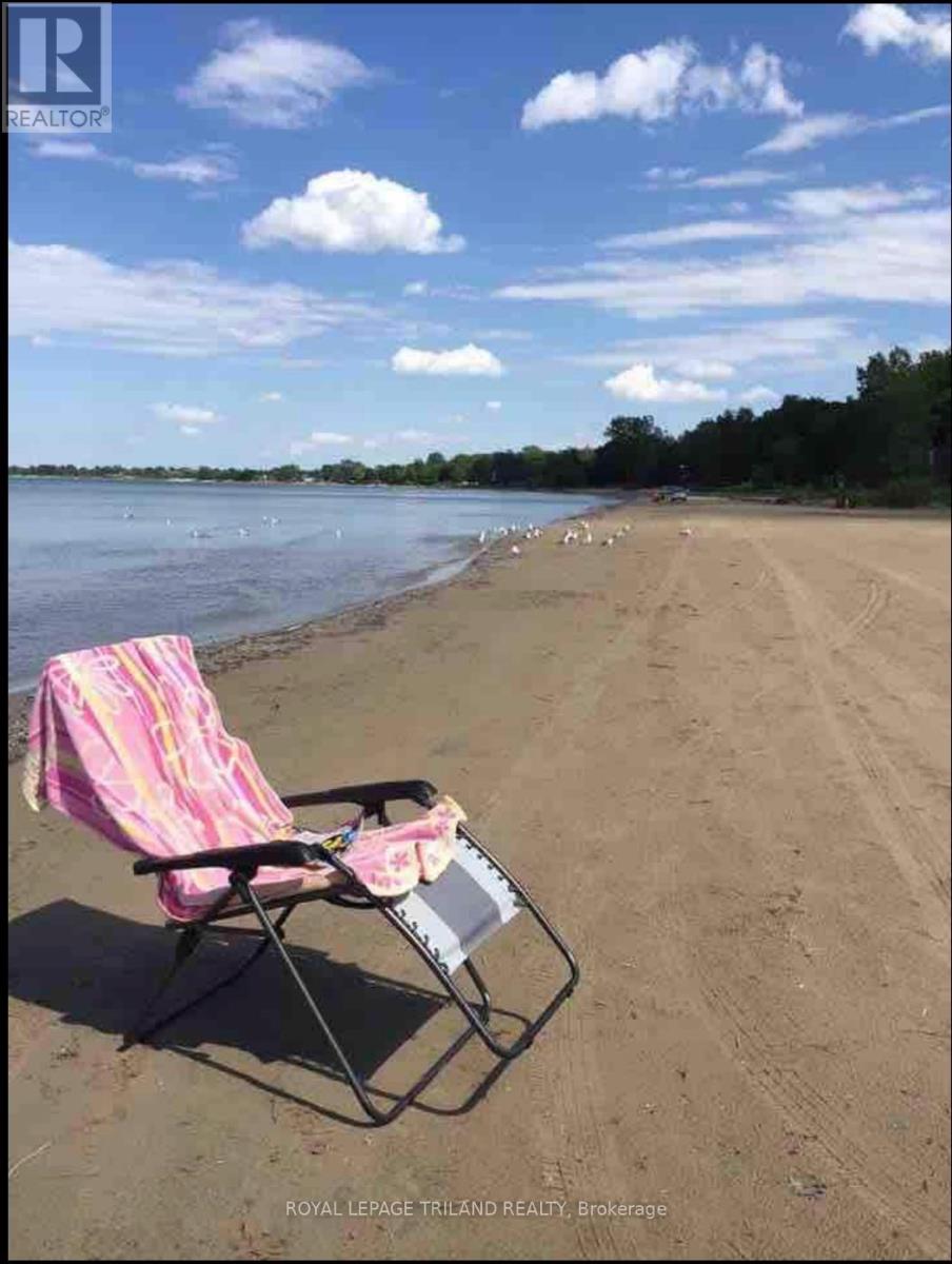 6329 William Street, Lambton Shores, Ontario  N0N 1J2 - Photo 16 - X12392536