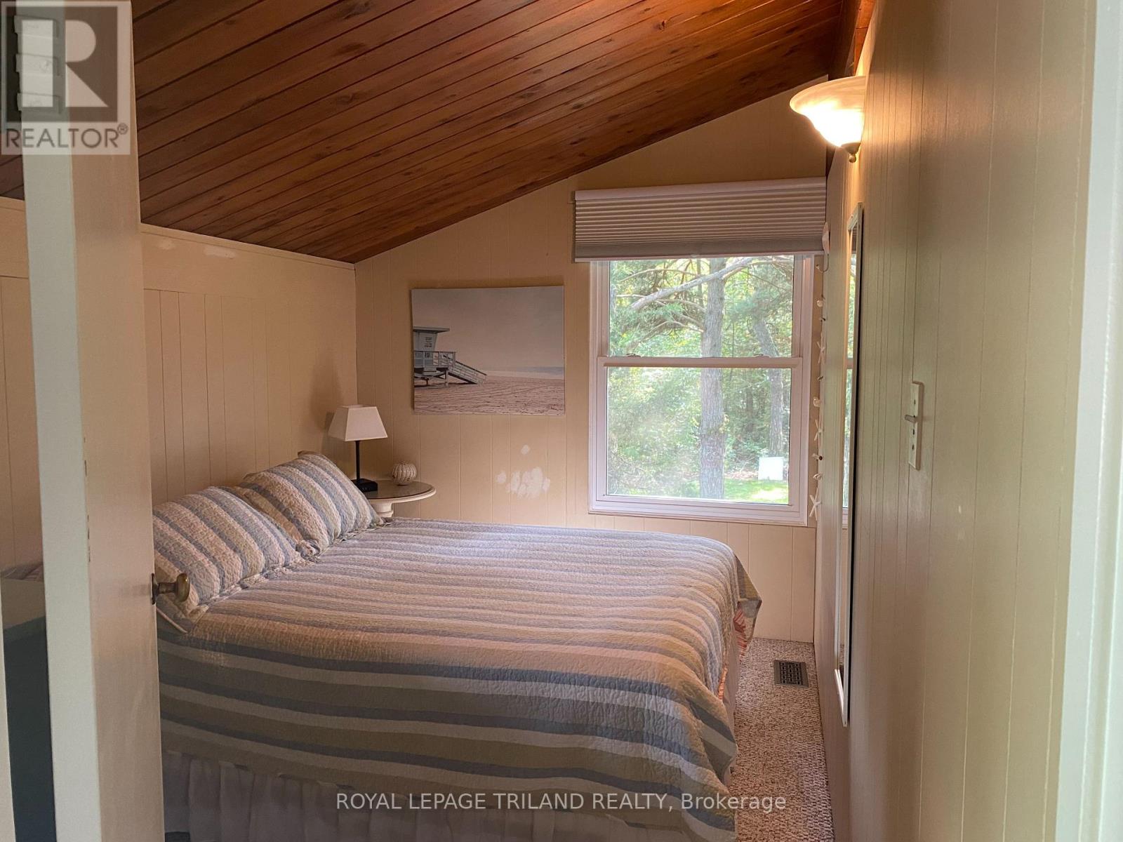 6329 William Street, Lambton Shores, Ontario  N0N 1J2 - Photo 18 - X12392536