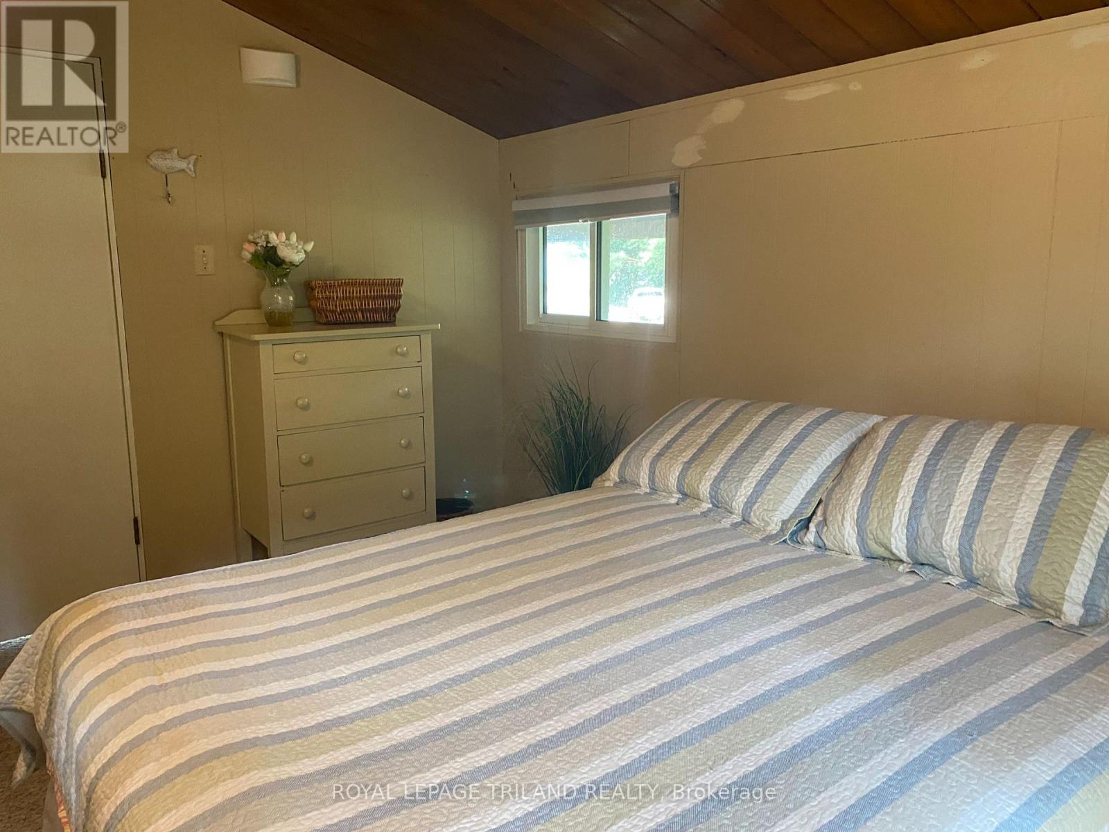 6329 William Street, Lambton Shores, Ontario  N0N 1J2 - Photo 19 - X12392536
