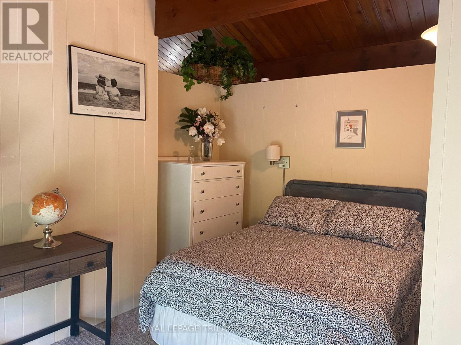 6329 William Street, Lambton Shores, Ontario  N0N 1J2 - Photo 21 - X12392536