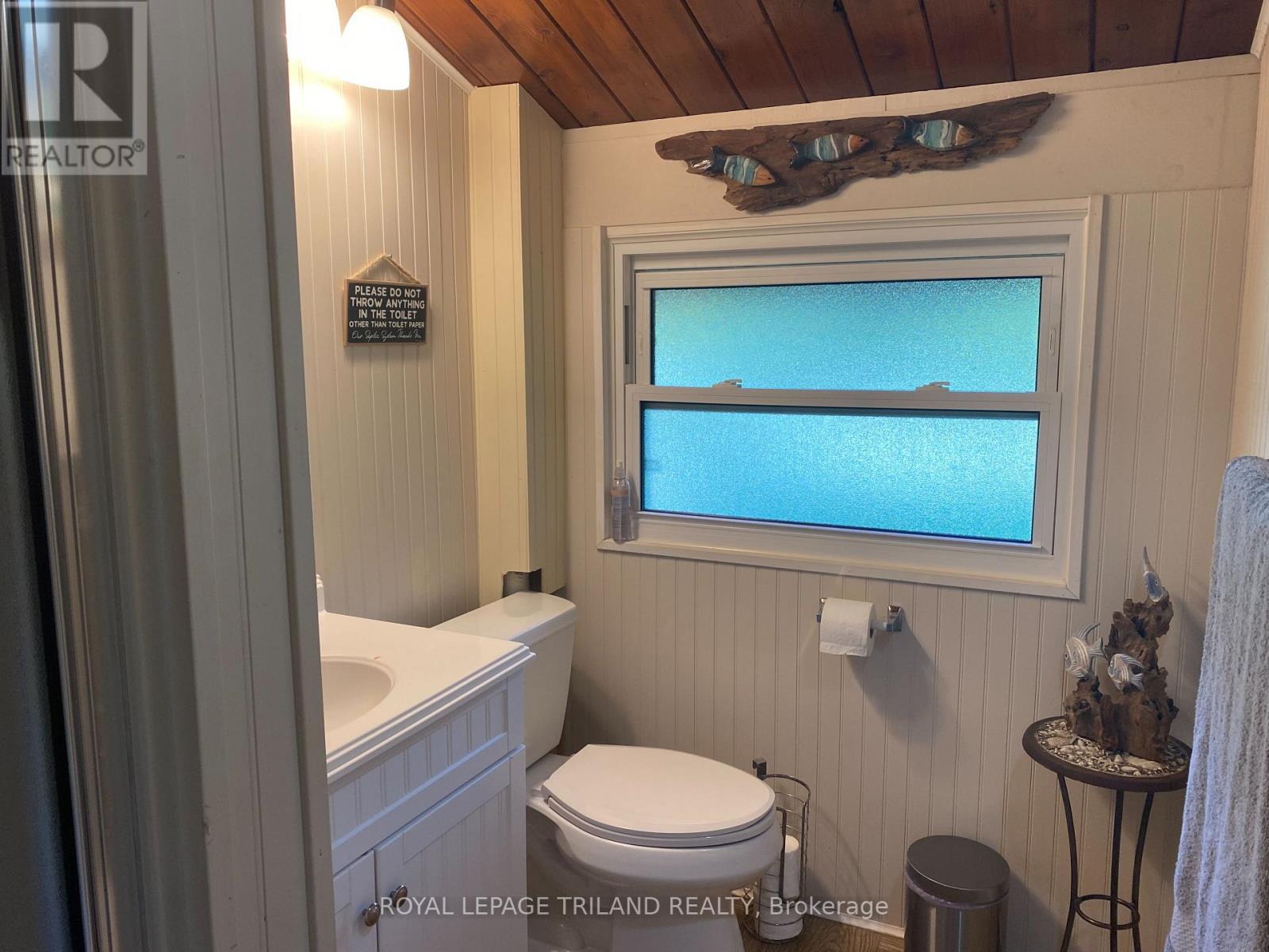 6329 William Street, Lambton Shores, Ontario  N0N 1J2 - Photo 22 - X12392536