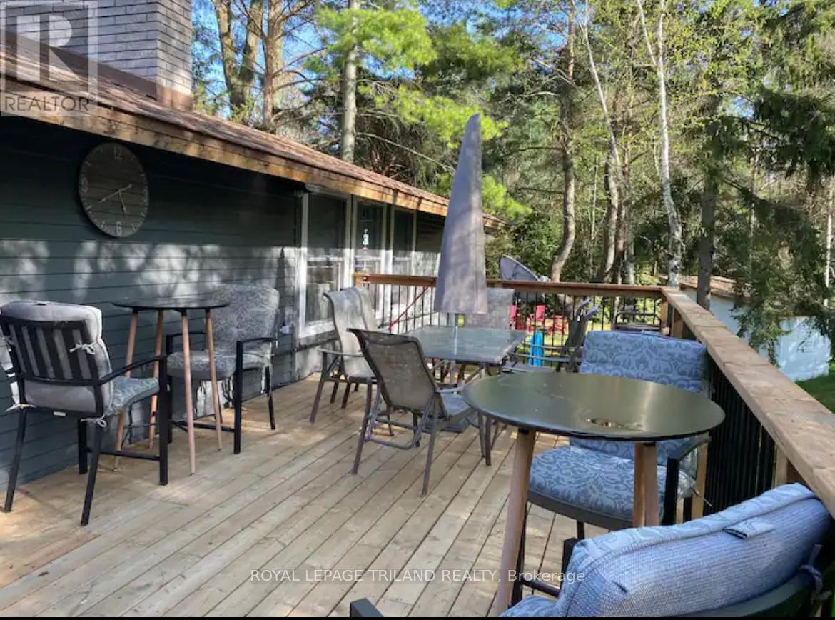 6329 William Street, Lambton Shores, Ontario  N0N 1J2 - Photo 3 - X12392536