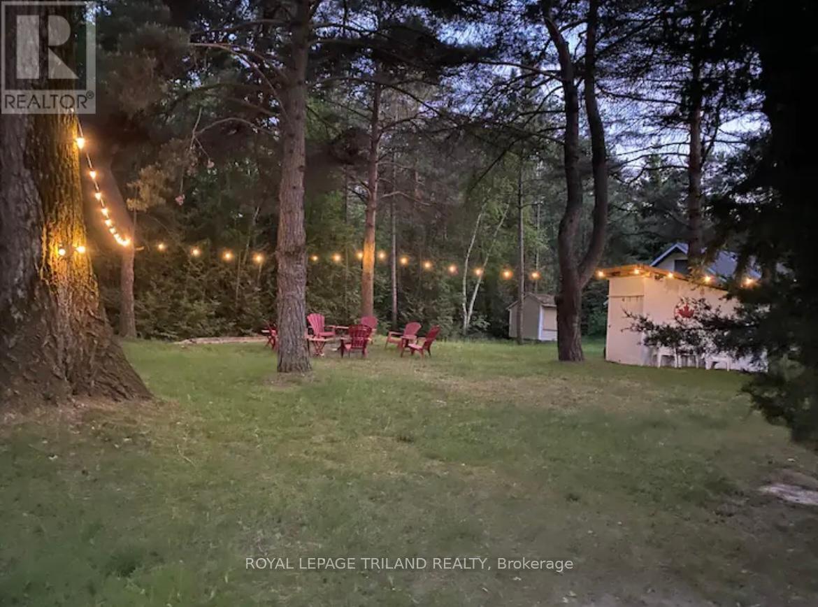 6329 William Street, Lambton Shores, Ontario  N0N 1J2 - Photo 5 - X12392536
