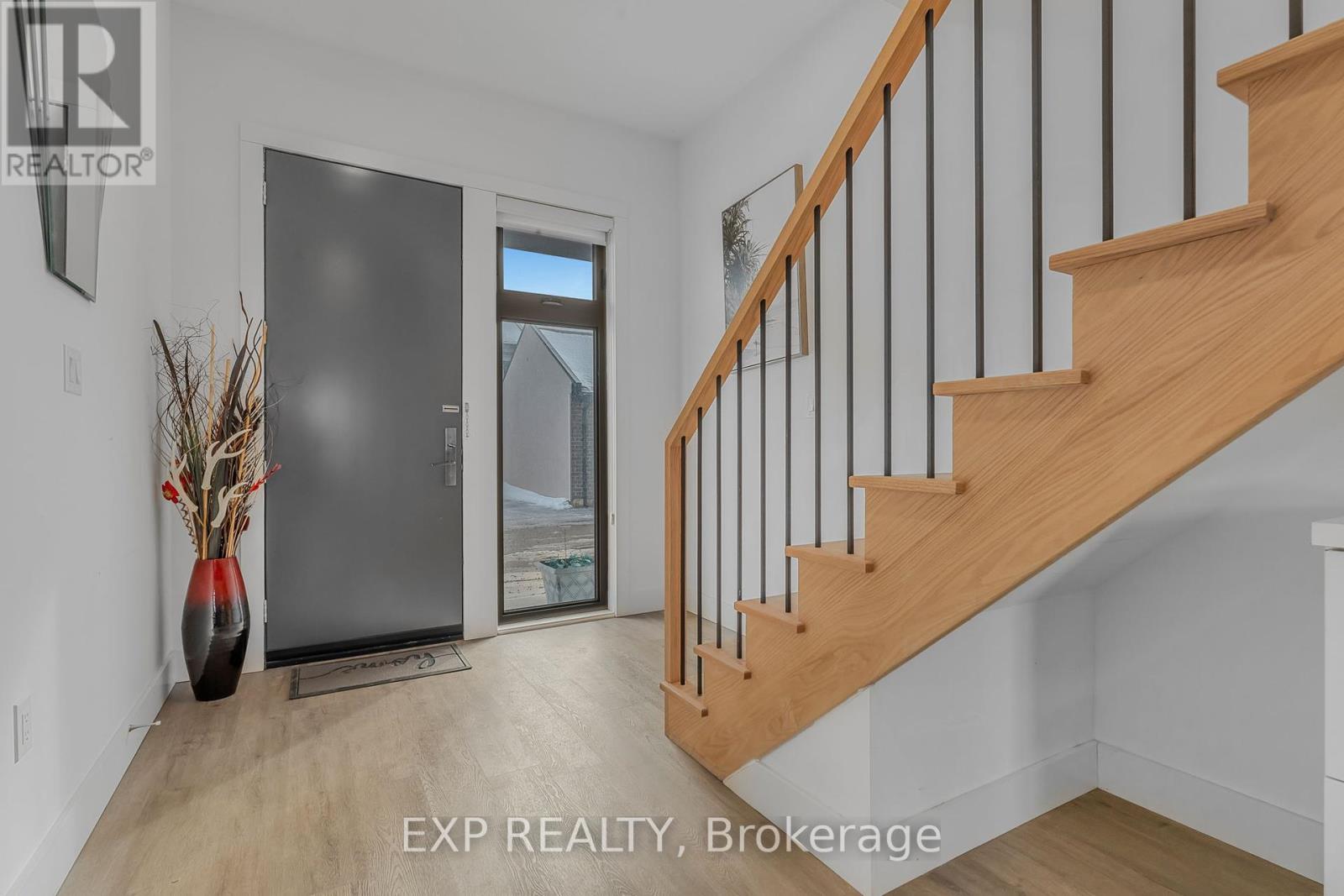 30 - 65 Summersides Mews, Pelham (Fonthill), Ontario  L0S 1E6 - Photo 3 - X12392572