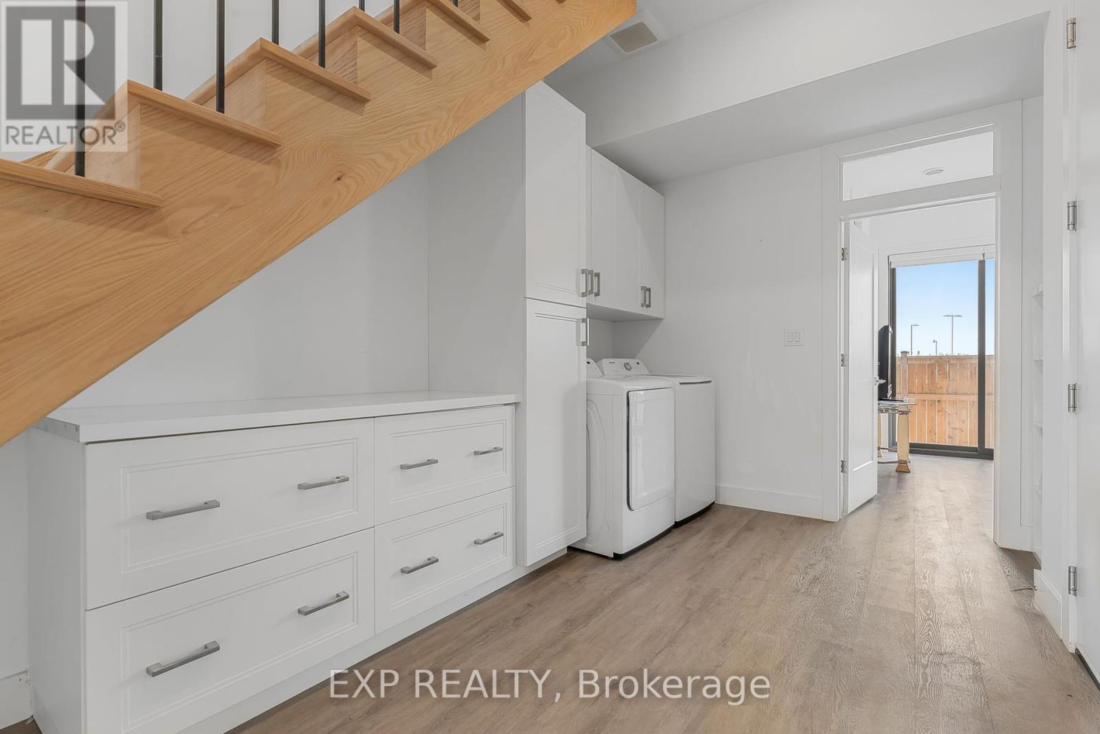 30 - 65 Summersides Mews, Pelham (Fonthill), Ontario  L0S 1E6 - Photo 4 - X12392572