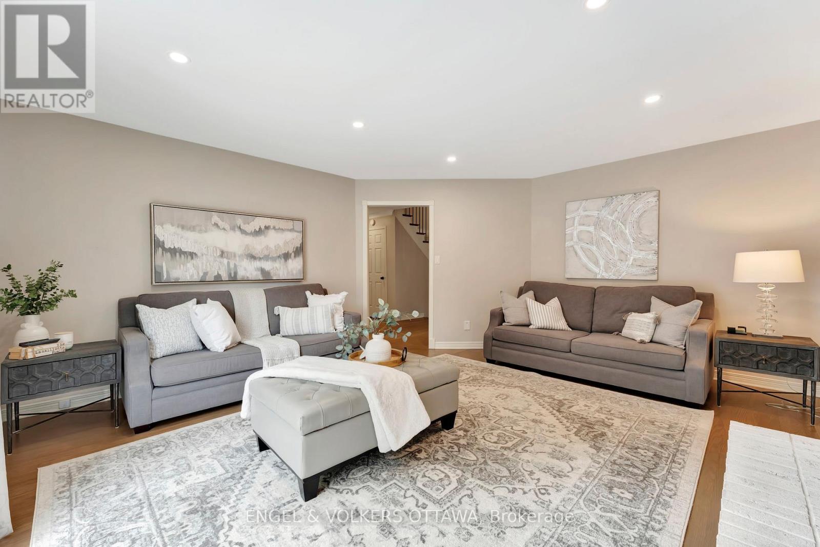 14 Belton Avenue, Ottawa, Ontario  K2S 1G7 - Photo 12 - X12392541