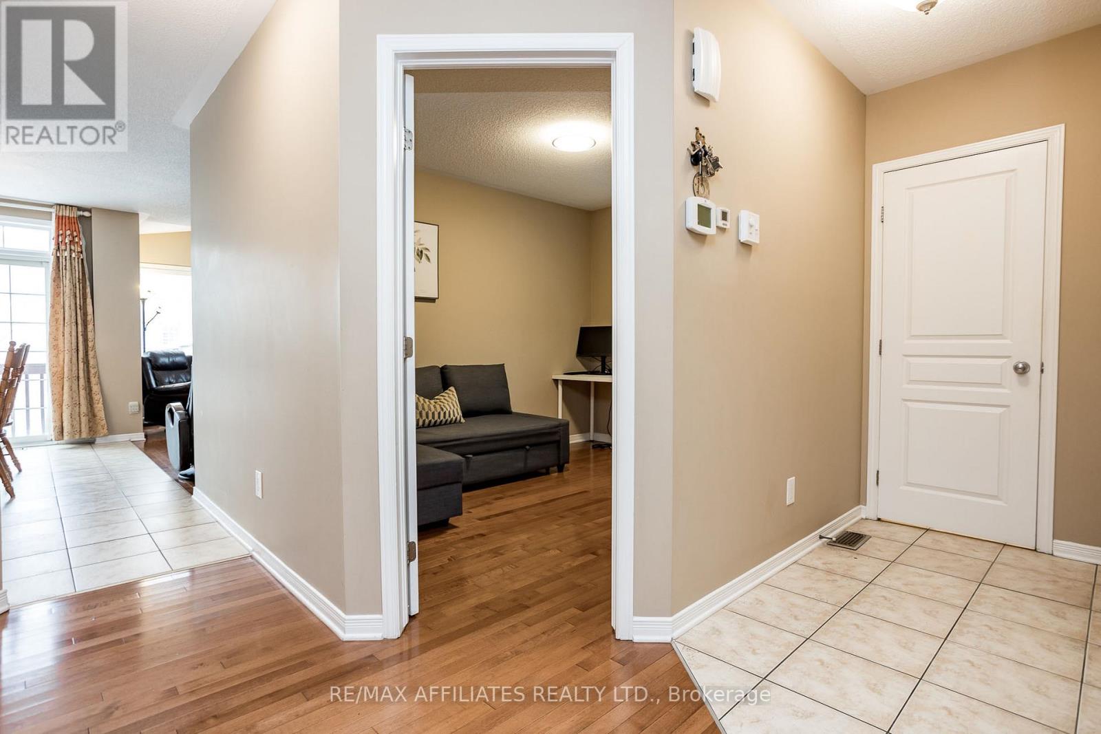 232 Hidden Meadow Avenue, Ottawa, Ontario  K1T 0C1 - Photo 15 - X12392550