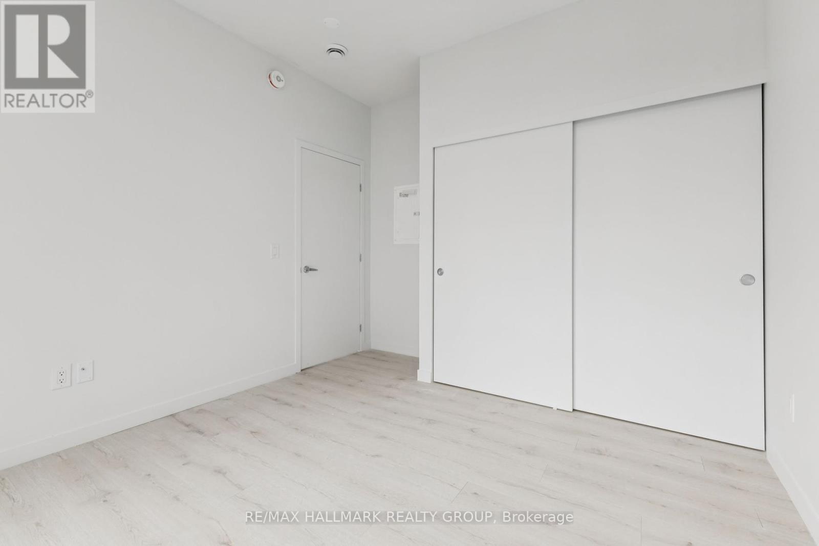 26 Mcarthur Avenue, Ottawa, Ontario  K1L 6R2 - Photo 6 - X12392560