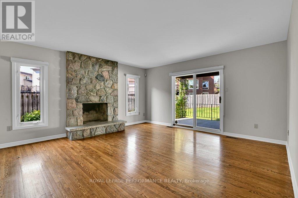14 Trusty Bay, Ottawa, Ontario  K1V 0A3 - Photo 12 - X12392562