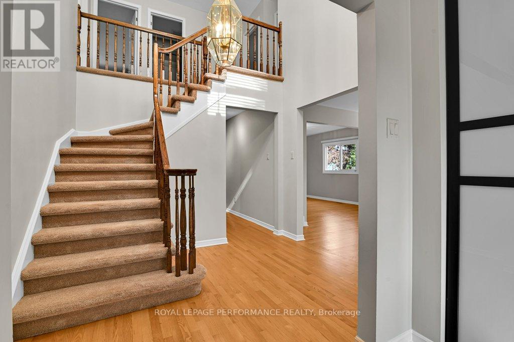 14 Trusty Bay, Ottawa, Ontario  K1V 0A3 - Photo 4 - X12392562