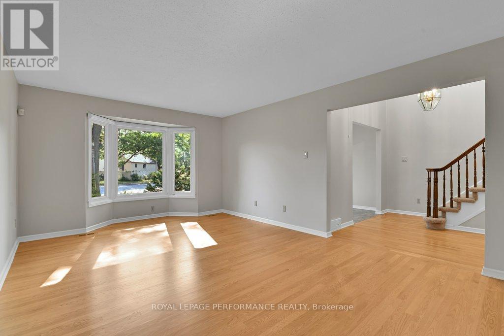 14 Trusty Bay, Ottawa, Ontario  K1V 0A3 - Photo 6 - X12392562
