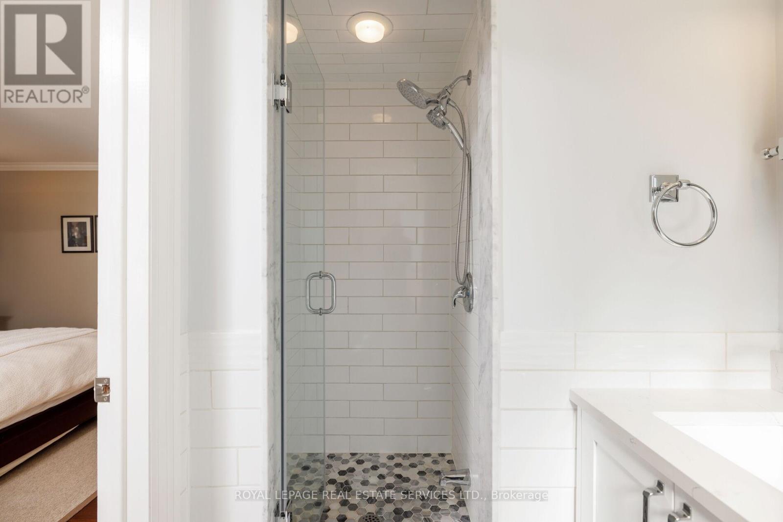 2358 Canso Road, Oakville, Ontario  L6J 5W6 - Photo 17 - W12392404