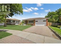 7 Carswell Place, Toronto (Willowridge-Martingrove-Richview), Ca
