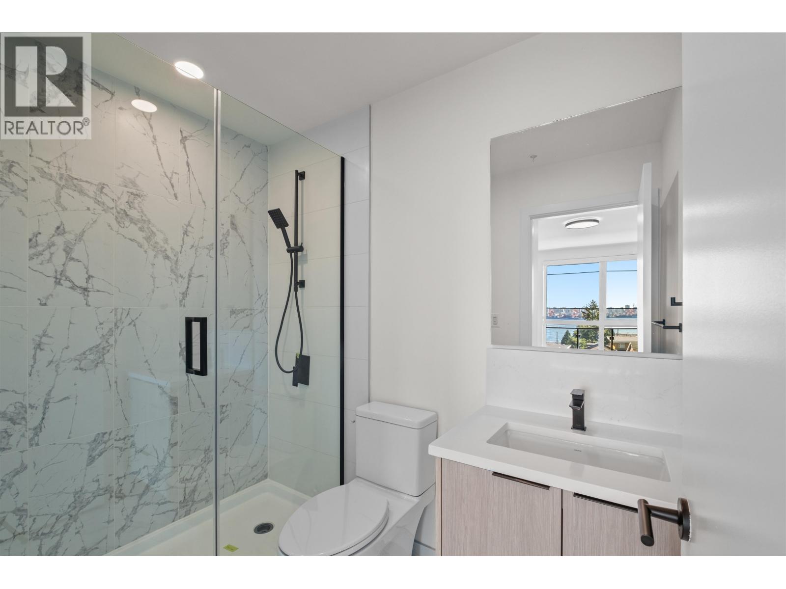 411 422 E 3rd Street, North Vancouver, British Columbia  V7L 0K1 - Photo 11 - R3045704