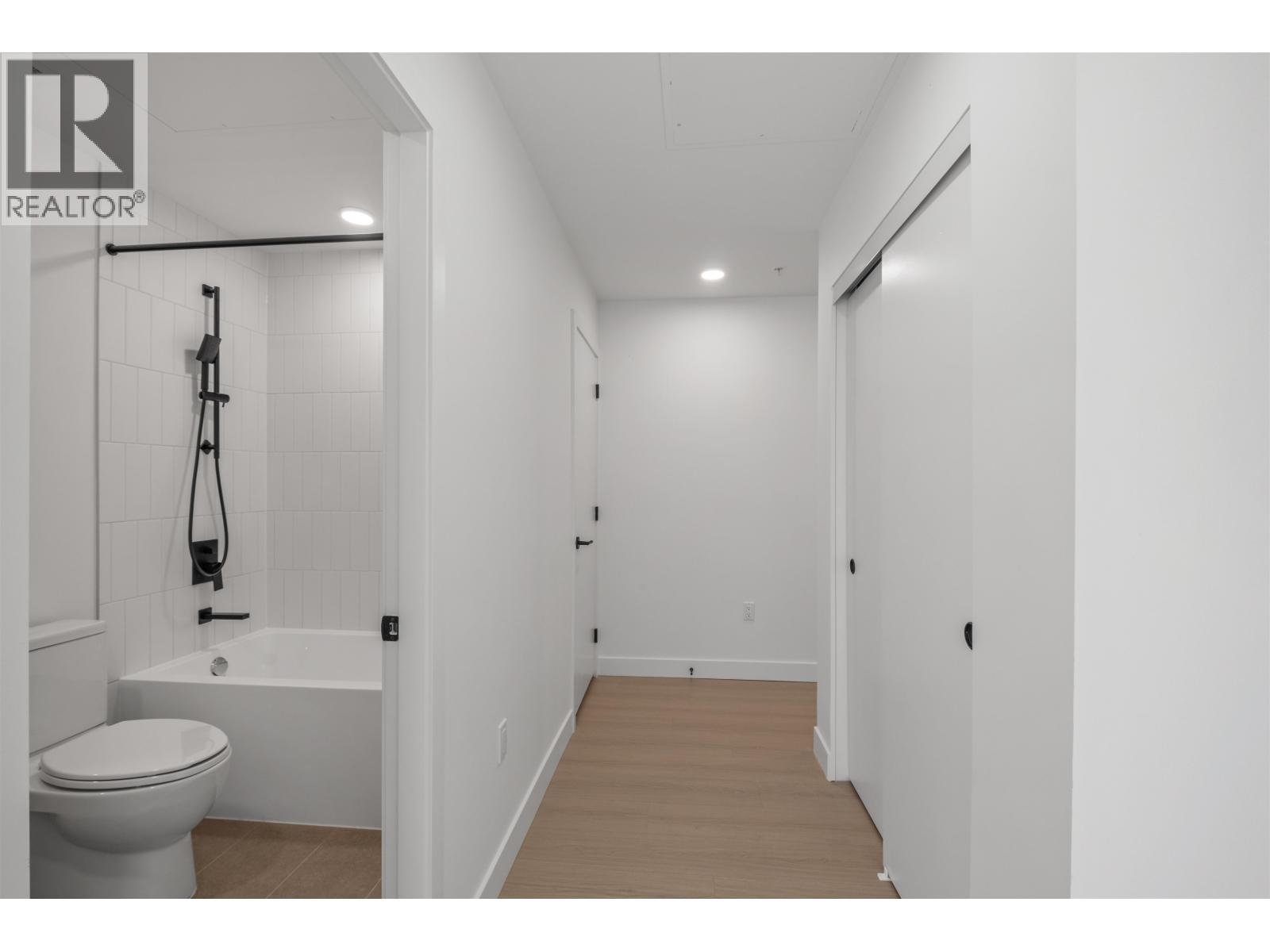 411 422 E 3rd Street, North Vancouver, British Columbia  V7L 0K1 - Photo 13 - R3045704