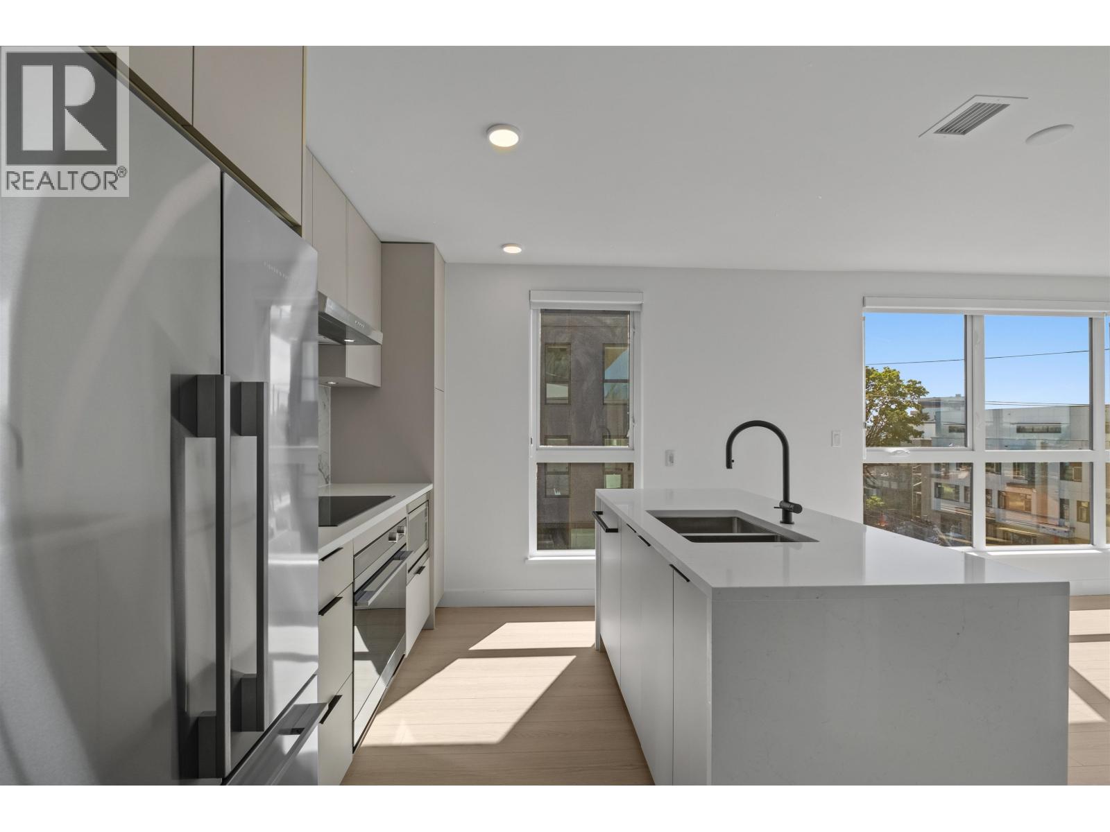 411 422 E 3rd Street, North Vancouver, British Columbia  V7L 0K1 - Photo 3 - R3045704
