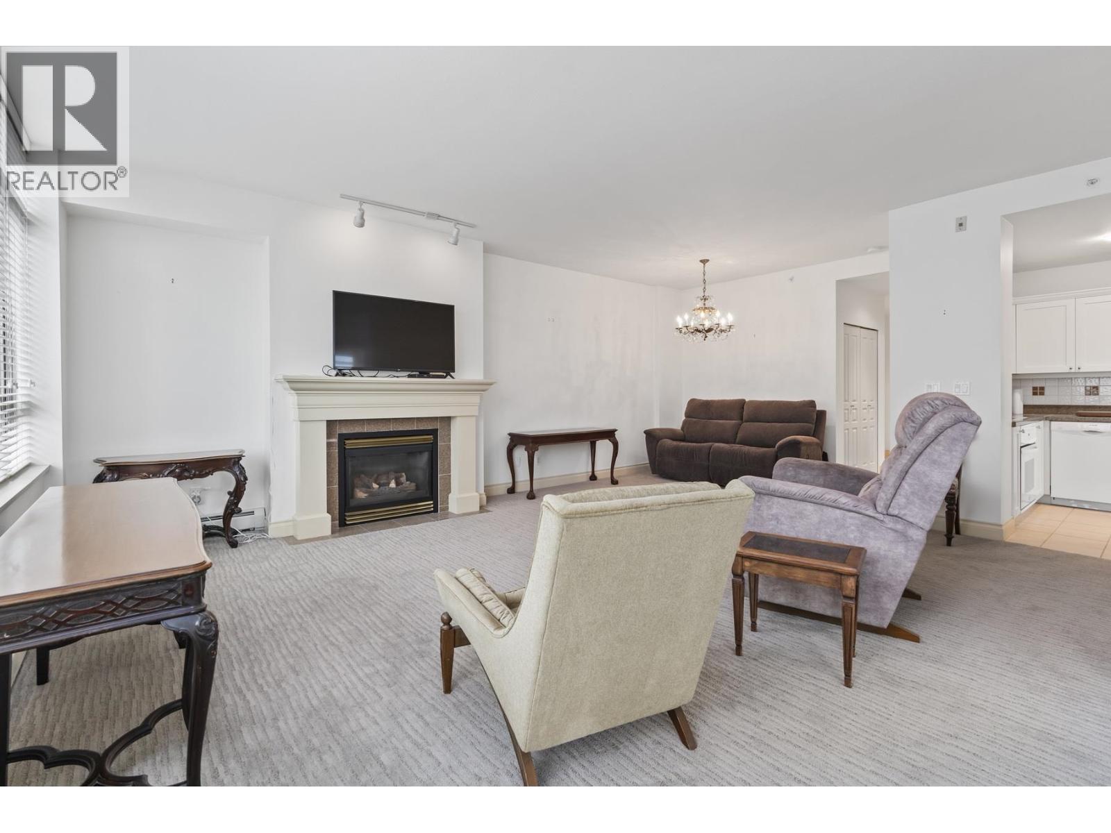 205 1896 Marine Drive, West Vancouver, British Columbia  V7V 1J6 - Photo 2 - R3045728