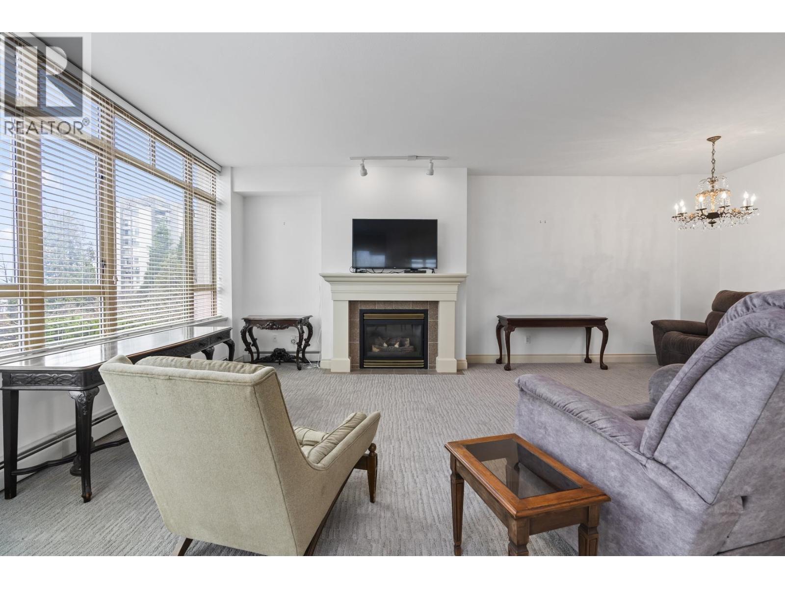 205 1896 Marine Drive, West Vancouver, British Columbia  V7V 1J6 - Photo 3 - R3045728