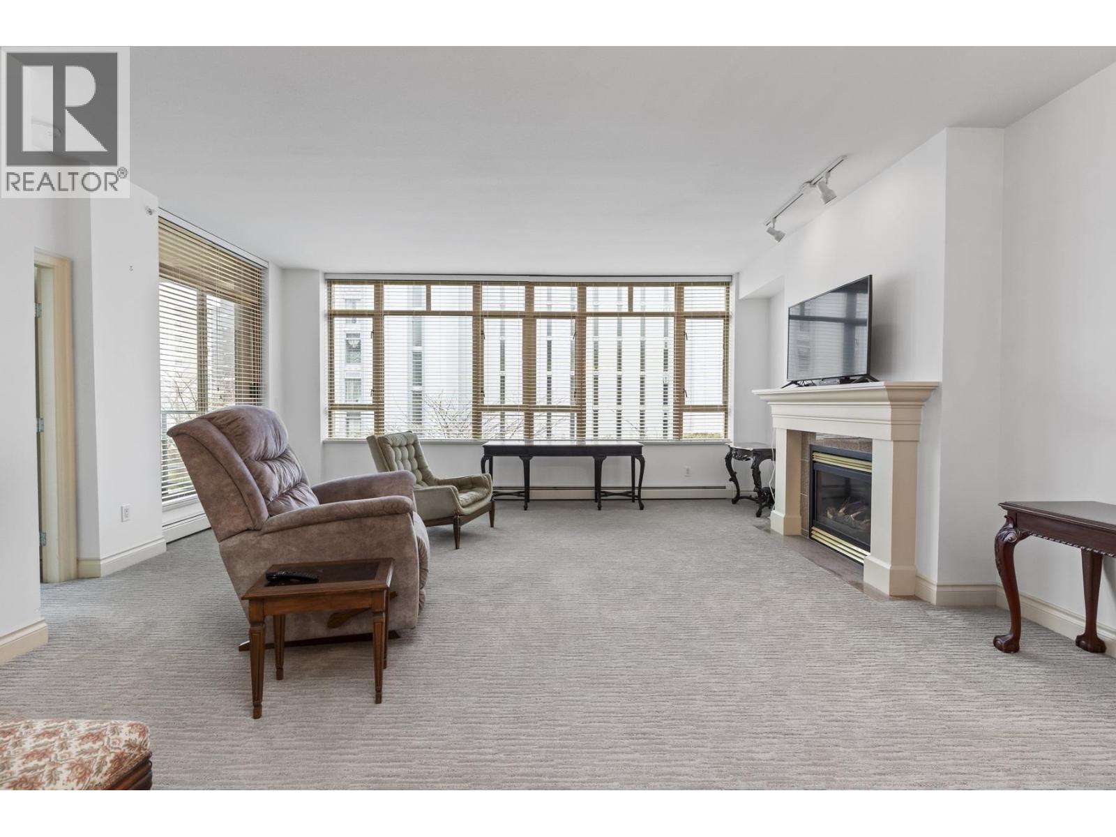 205 1896 Marine Drive, West Vancouver, British Columbia  V7V 1J6 - Photo 5 - R3045728