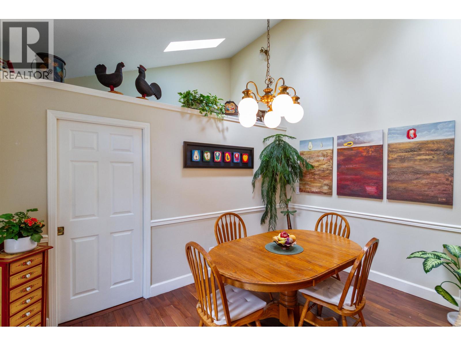 408 Riverview Crescent, Coquitlam, British Columbia  V3C 2X3 - Photo 8 - R3045337