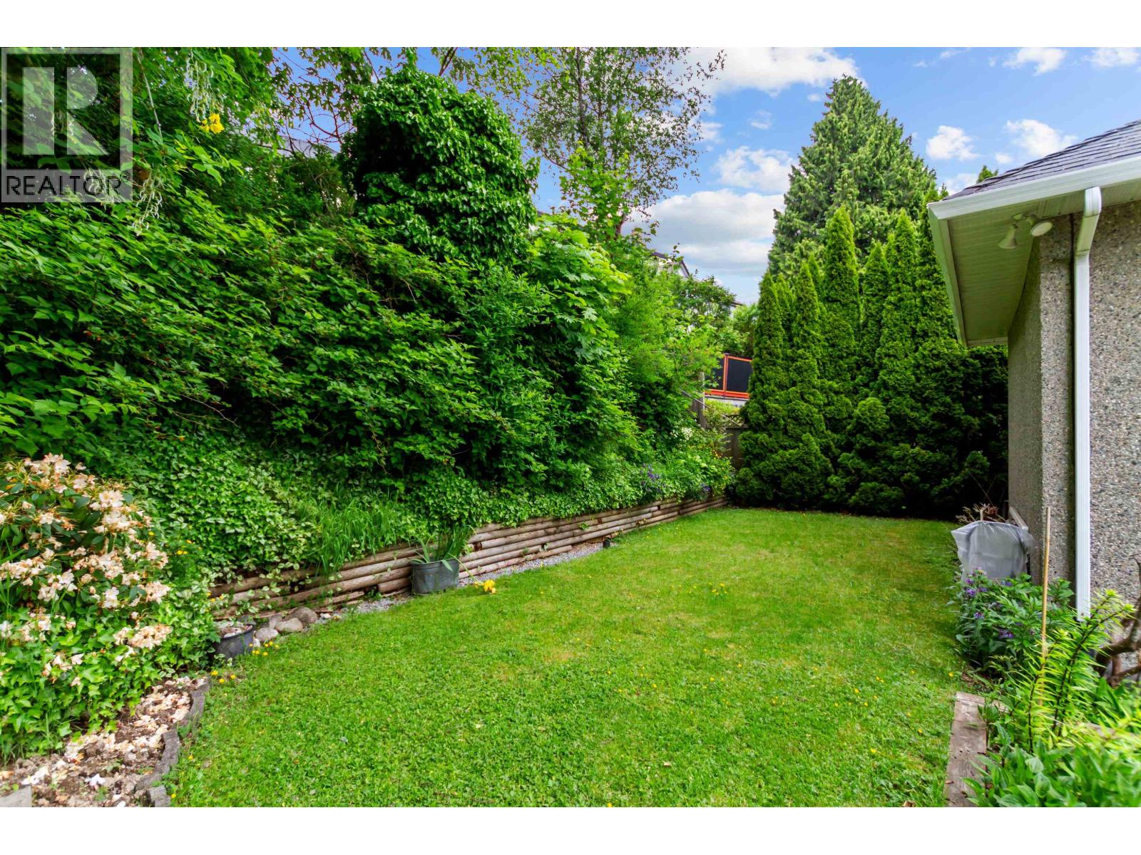 408 Riverview Crescent, Coquitlam, British Columbia  V3C 2X3 - Photo 33 - R3045337