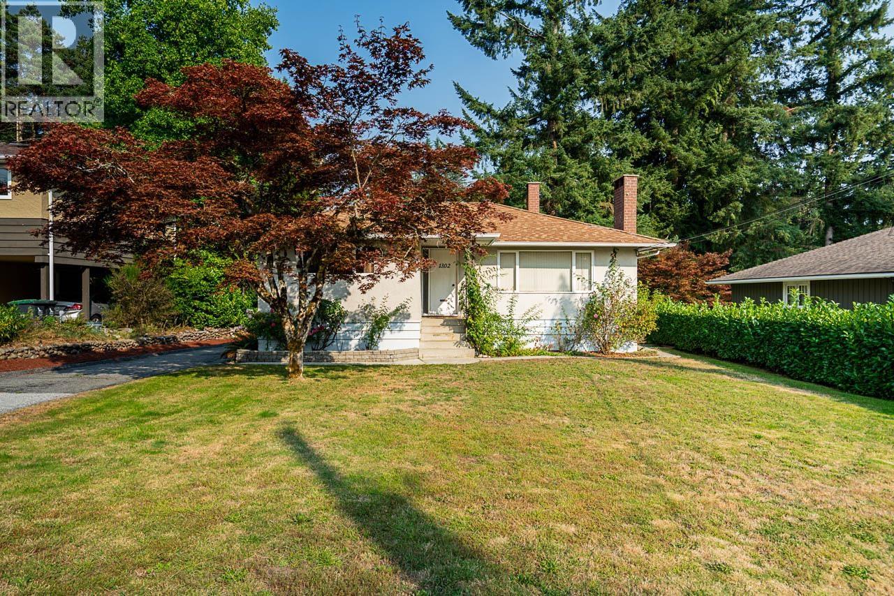 Property at 1302 LENNOX STREET image 3