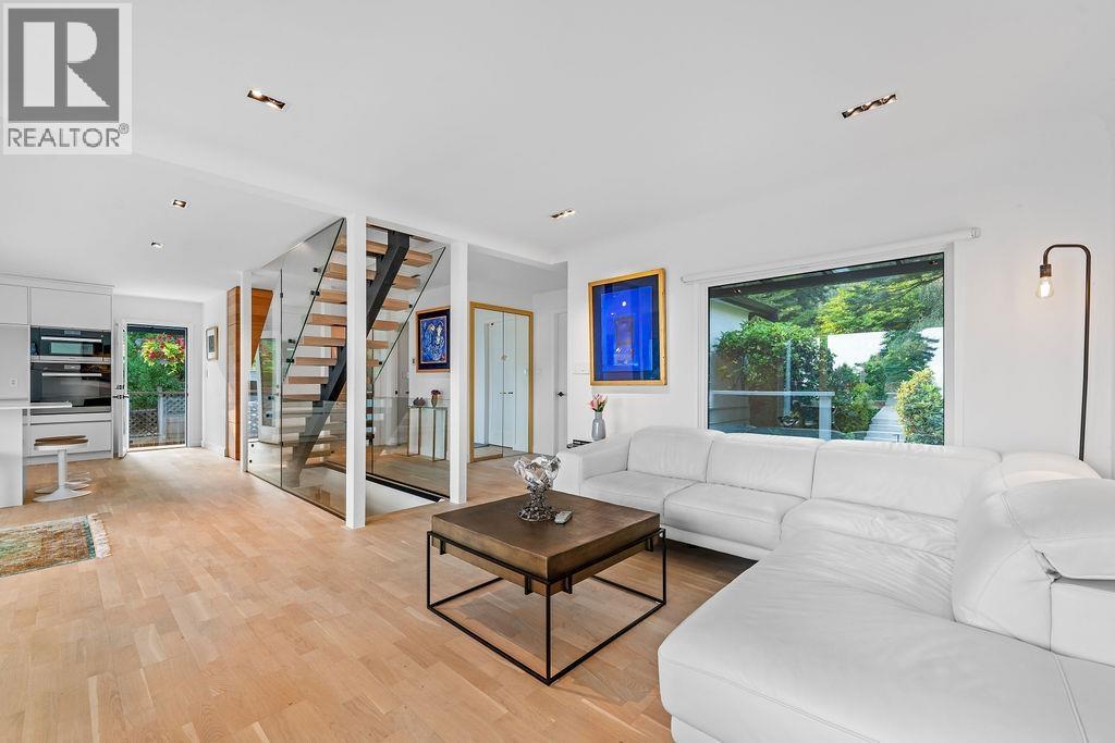 Property at 2758 NELSON AVENUE image 4