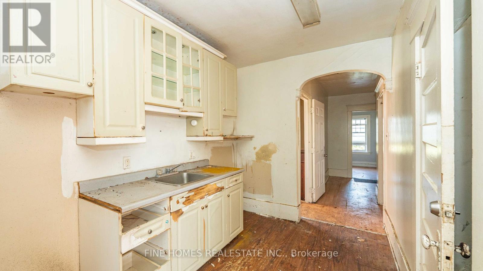 175 Stewart Street, Peterborough, Ontario  K9J 3M4 - Photo 9 - X12392489