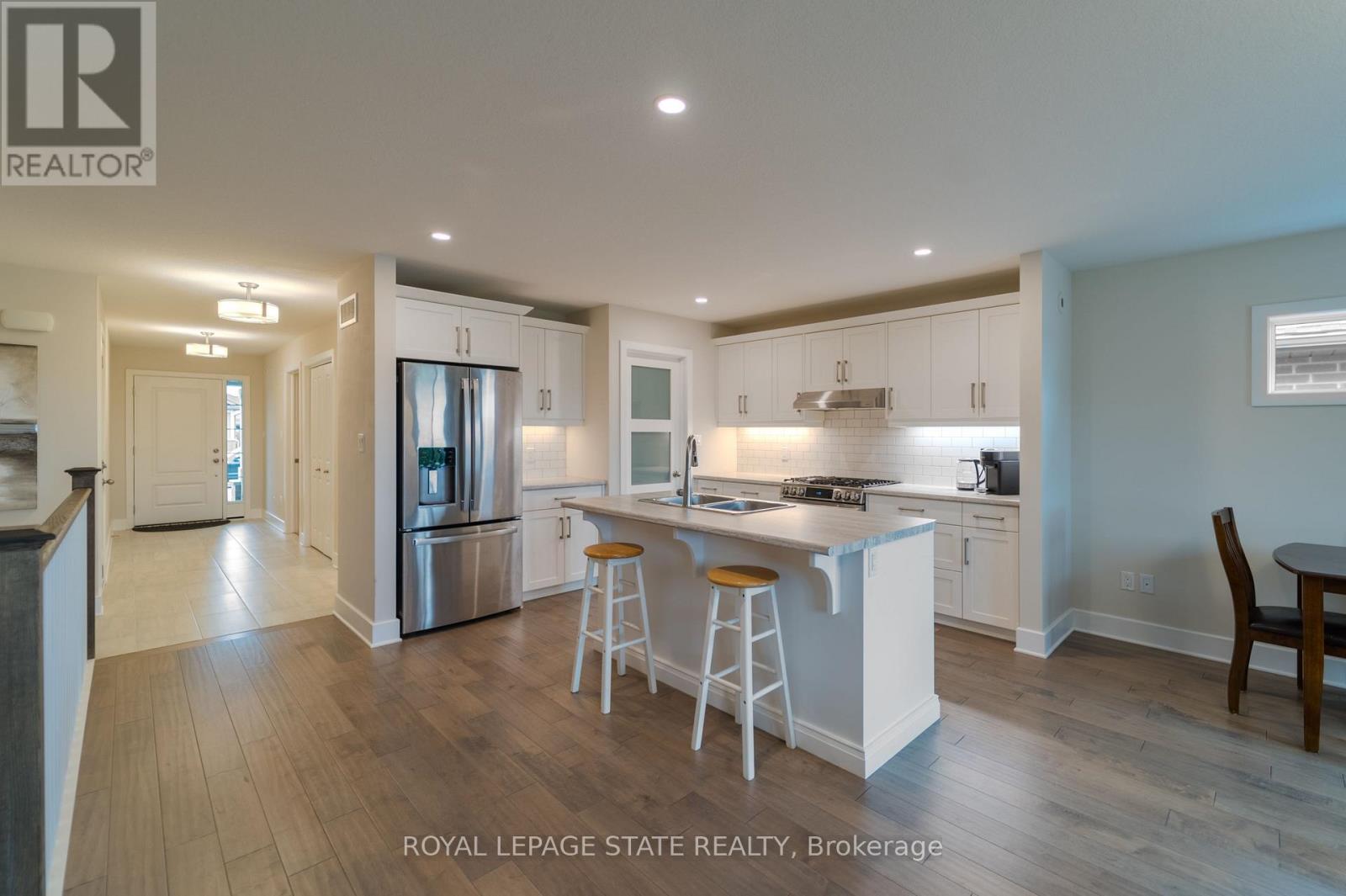 8 Harlequin Court, St. Thomas, Ontario  N5R 0L5 - Photo 3 - X12392492